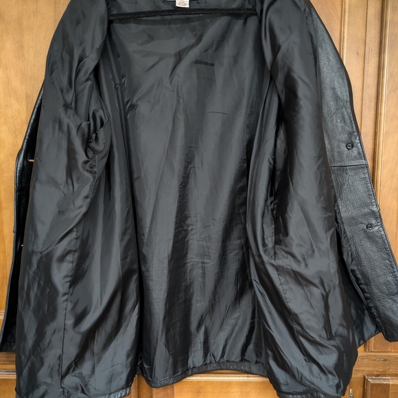 Silhouettes Black Leather Jacket - Picture 4 of 5